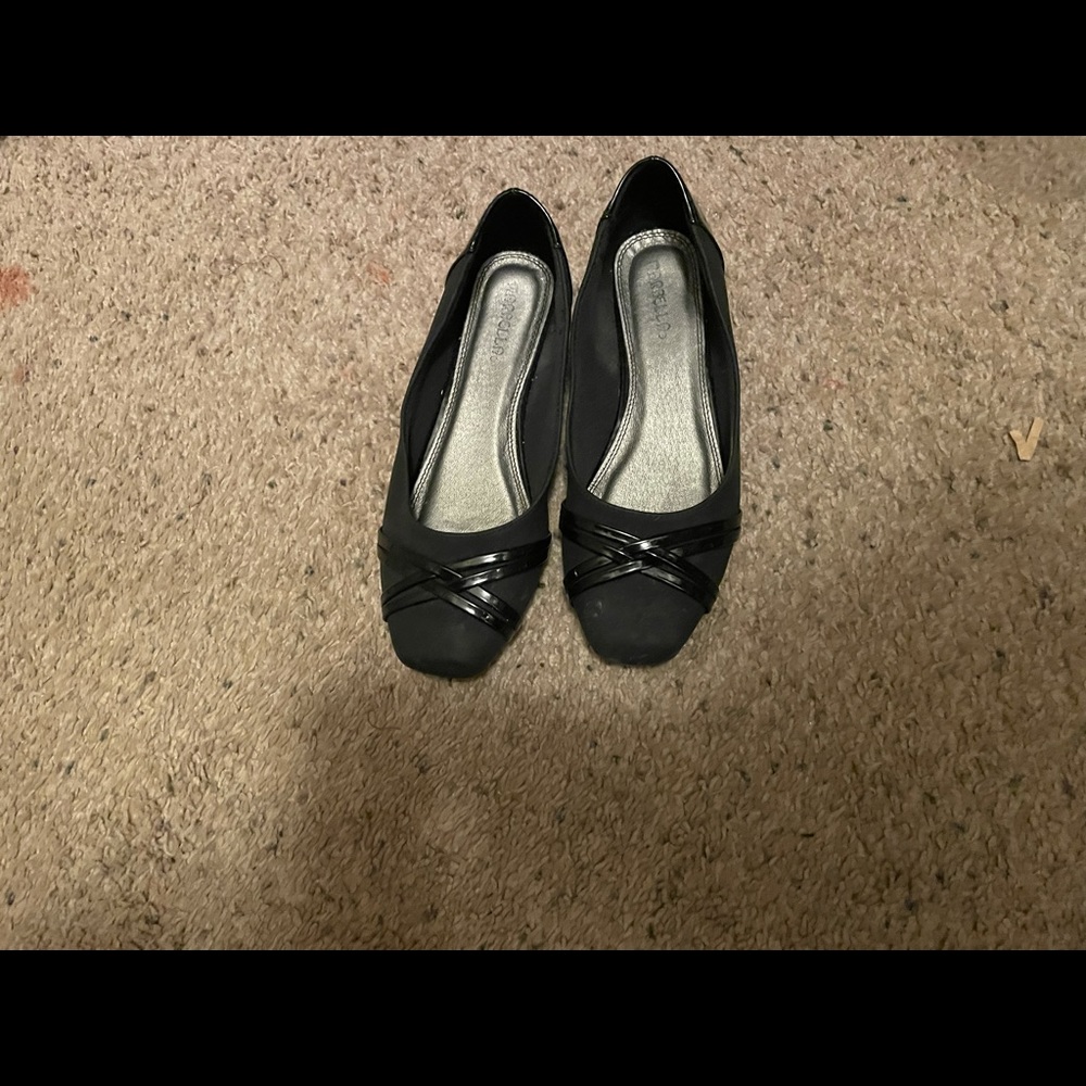 Women’s black dress shoes